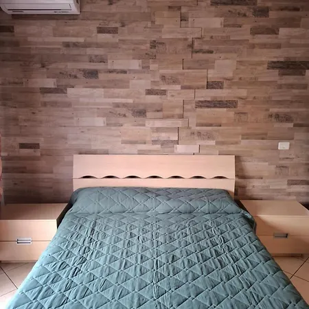 Green Acilia Apartment *